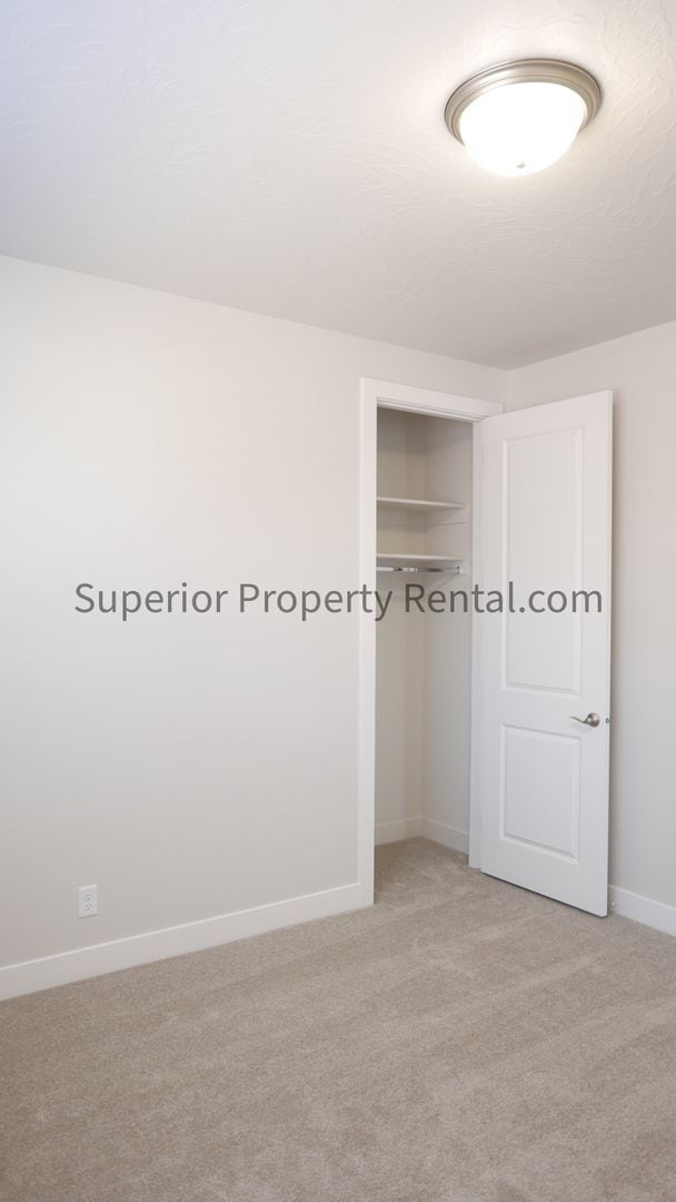 Building Photo - Newer 3 Bed, 2 Bath home in Brio