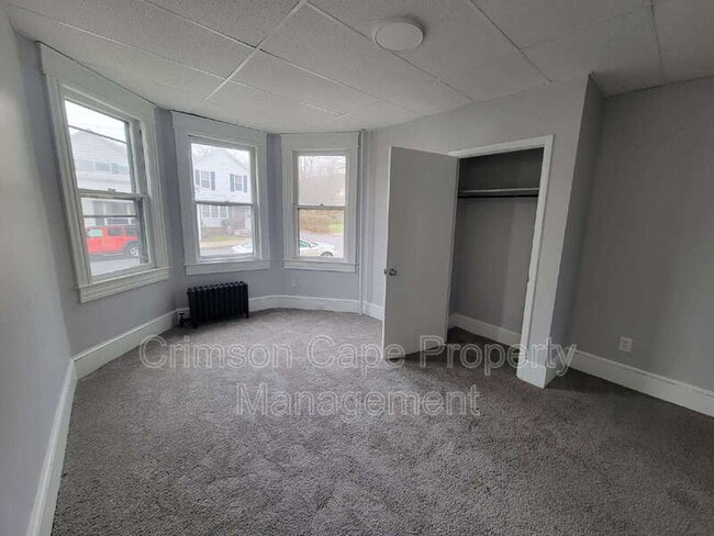 Building Photo - 341 Hughes St