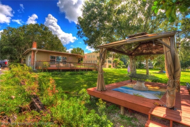Building Photo - 2175 Lakeview Dr