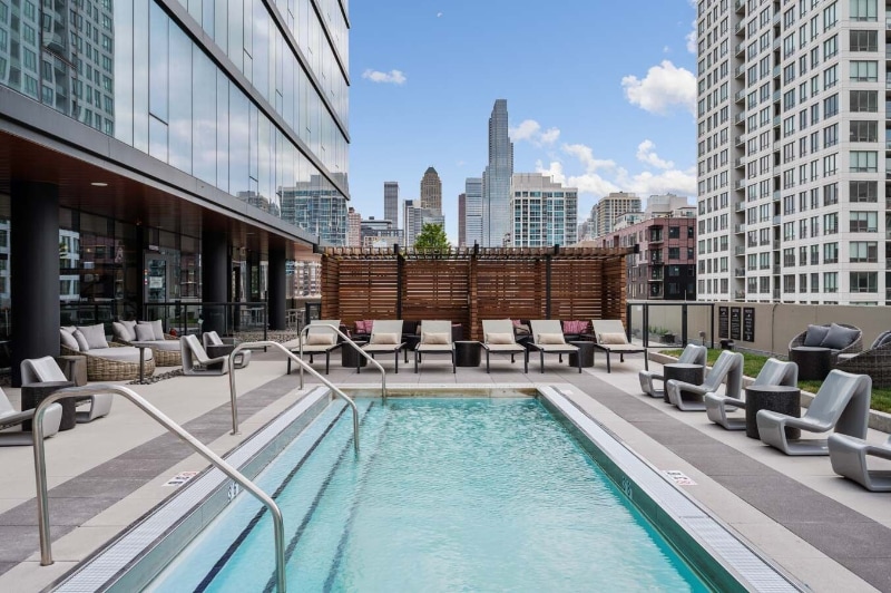 Building Photo - 461 W Chicago Ave