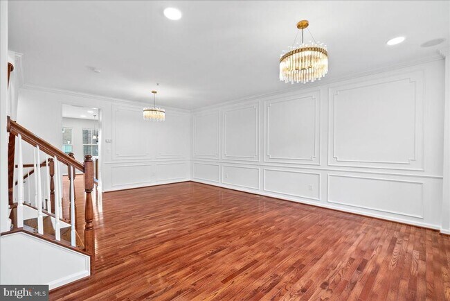 Building Photo - 702 Sentry Square