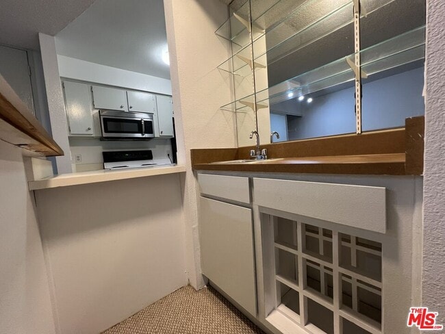 Building Photo - 1115 Raintree Cir