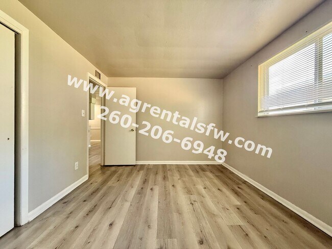 Building Photo - 4729 Northcrest Dr