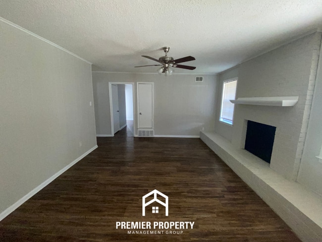 Building Photo - 3999 Hanna Dr