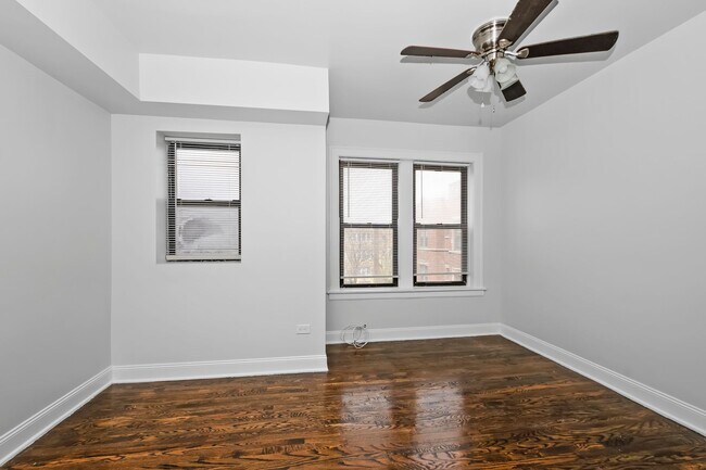 Building Photo - New Renovation - Condo Quality 2-bedroom Apartment! No Security Deposit!