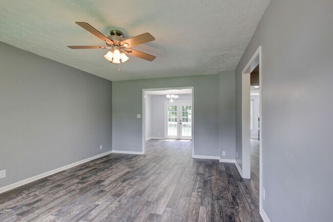 Building Photo - 180 Kings Deer Dr