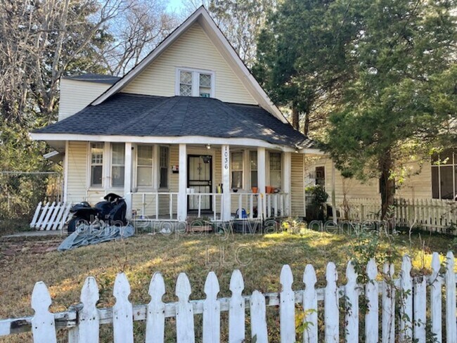 Primary Photo - 1036 Oakview St