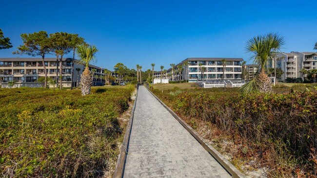 Building Photo - 23 S Forest Beach Dr