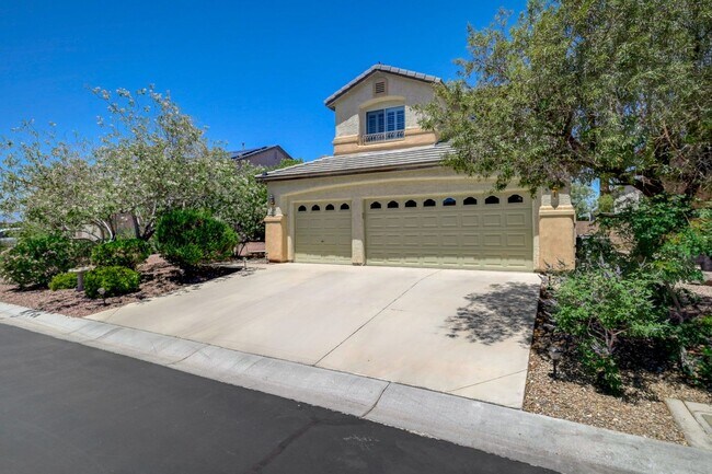 Building Photo - STUNNING 4 Bedroom, 2 Story Home featuring...