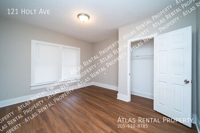 Building Photo - 121 Holt Ave