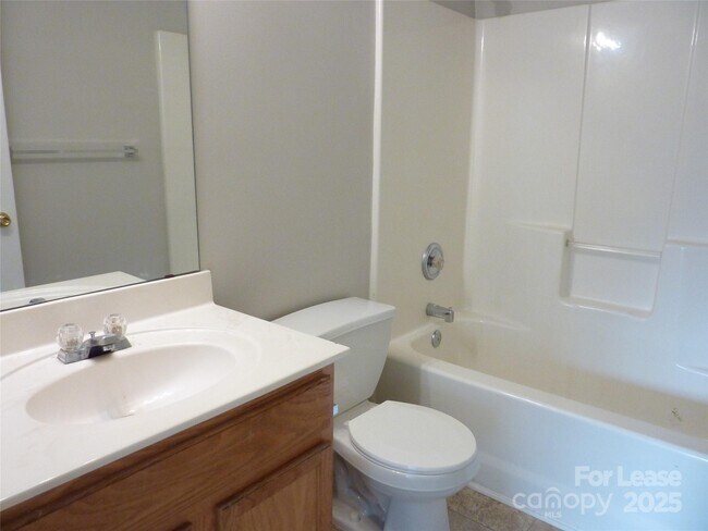 Building Photo - 8841 Laurel Run Dr