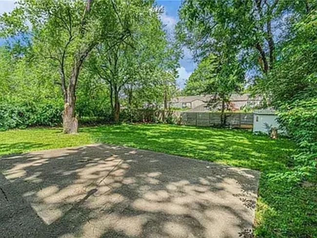 Building Photo - Charming 3-Bedroom Ranch in Prime Shawnee ...