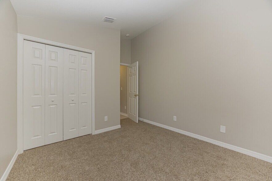 Building Photo - 10805 Kenbrook Dr