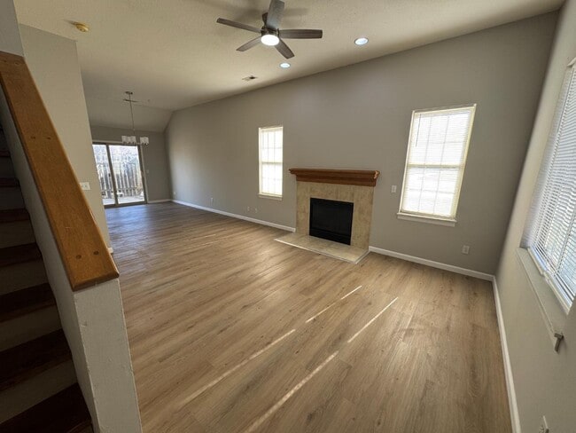 Building Photo - 410 Trent Ct