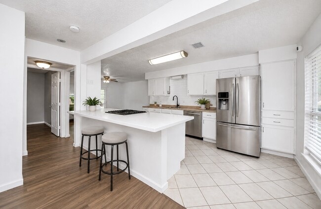 Building Photo - 7414 Battlewood Dr