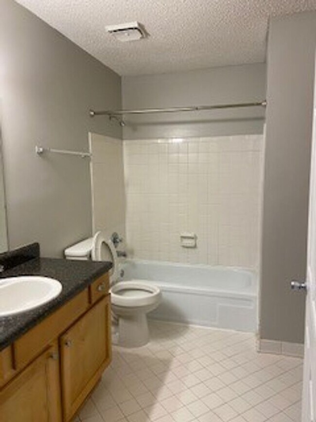 Building Photo - cpb7