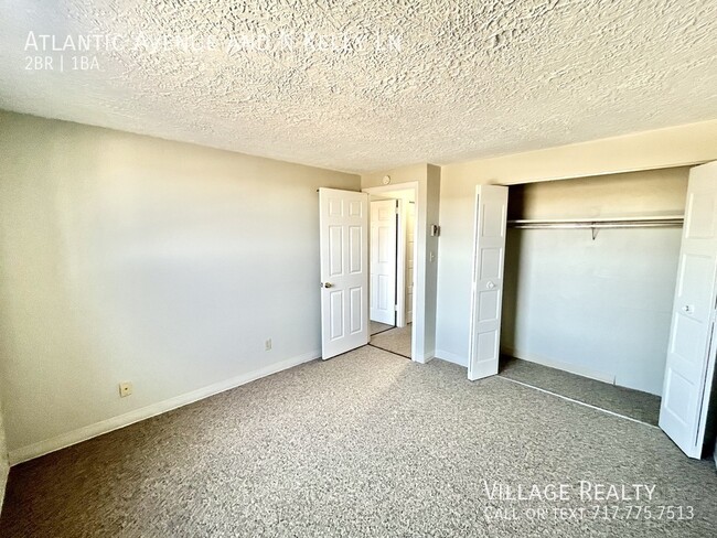 Building Photo - Newly-remodeled! Affordable 2-bed in Red L...