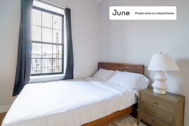 Building Photo - 148 Grove St