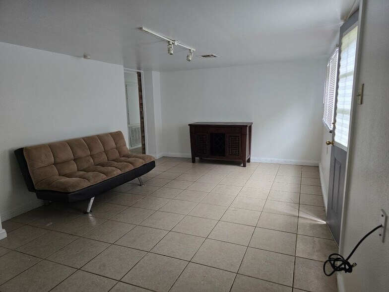 Building Photo - 3718 Franklin Ave