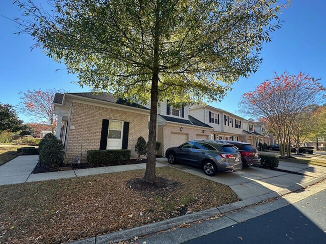 Building Photo - 1463 Otterbourne Cir