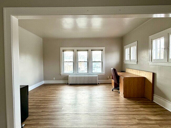 Building Photo - 943 W Galena Blvd