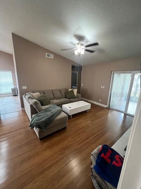 Building Photo - 602 Queensbridge Dr