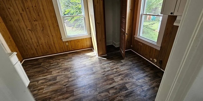 Building Photo - 4 Bedroom 1 Bath House Available to Rent f...