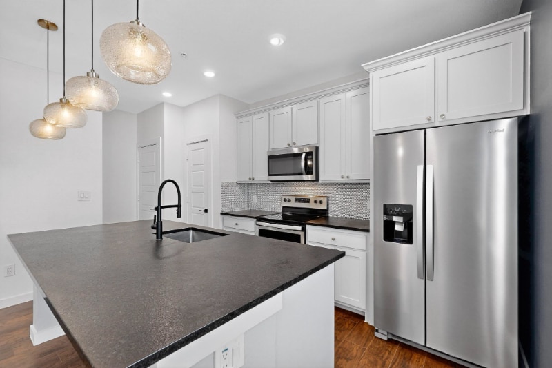 Building Photo - 800 S Welch St