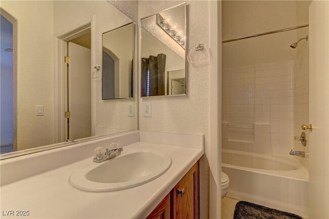 Building Photo - 2580 Velez Valley Way