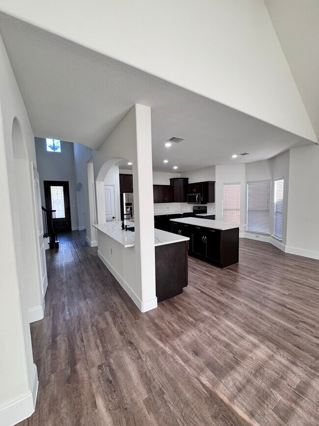 Building Photo - 15833 Bent Rose Way