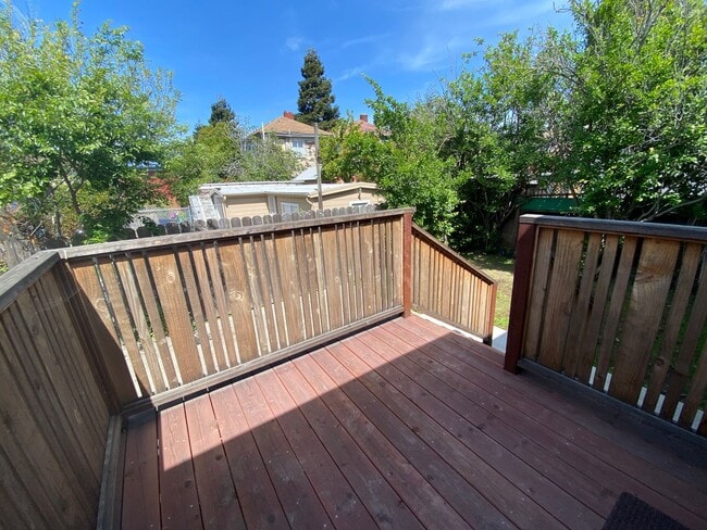 Building Photo - Gorgeous 2BR/1BA Home in Temescal, Great N Oakland Location
