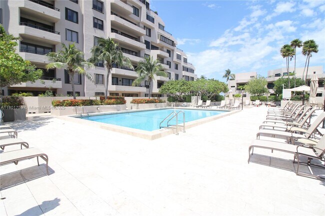 Building Photo - 201 Crandon Blvd