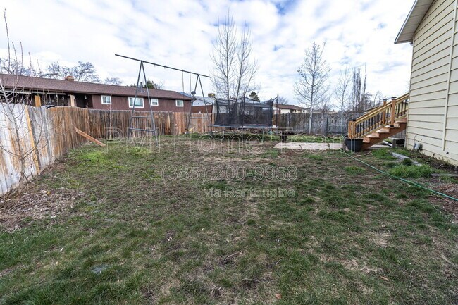 Building Photo - 1312 Roger Cir