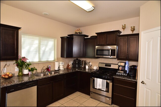 Building Photo - 6246 Viale Del Sol Ave