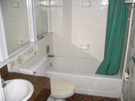 2nd Bath - 412 E Liberty St