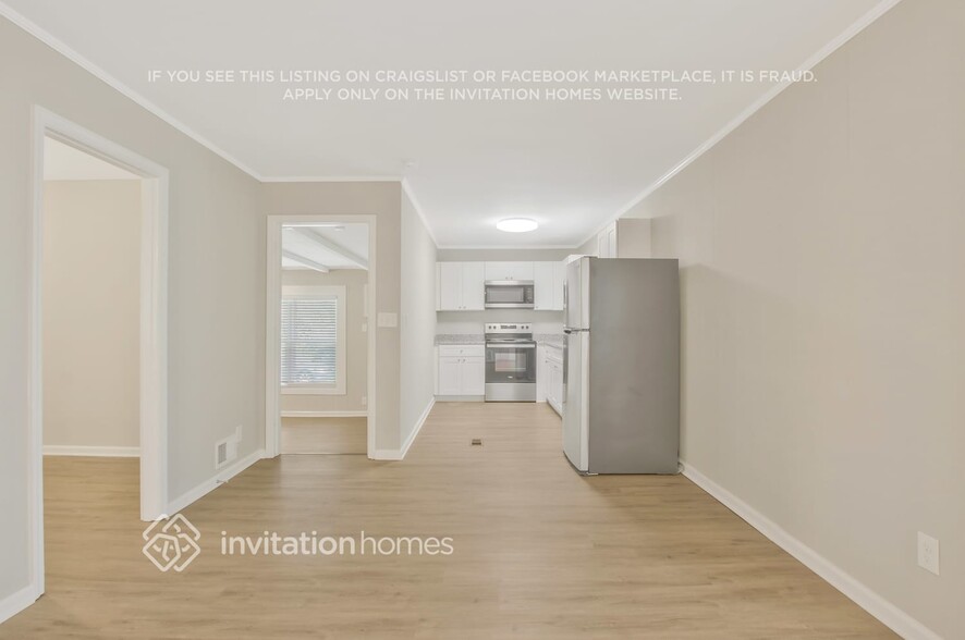 Building Photo - 5495 Burgess Dr