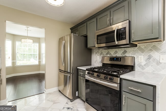 Building Photo - 6123 Lamp Post Pl