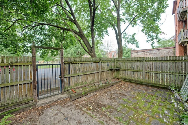 Building Photo - 35 Madison Ave