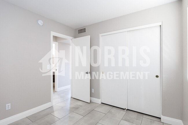 Building Photo - Beautiful Updated Home with ALL Appliances