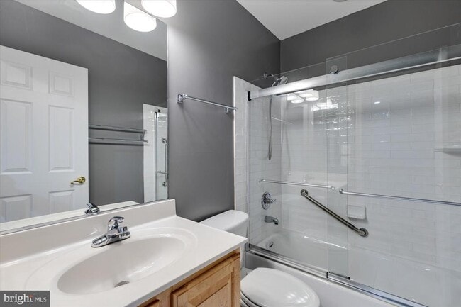 Building Photo - 427 Park Ave