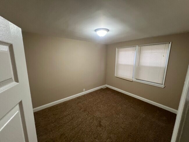 Building Photo - 44X Random Rd