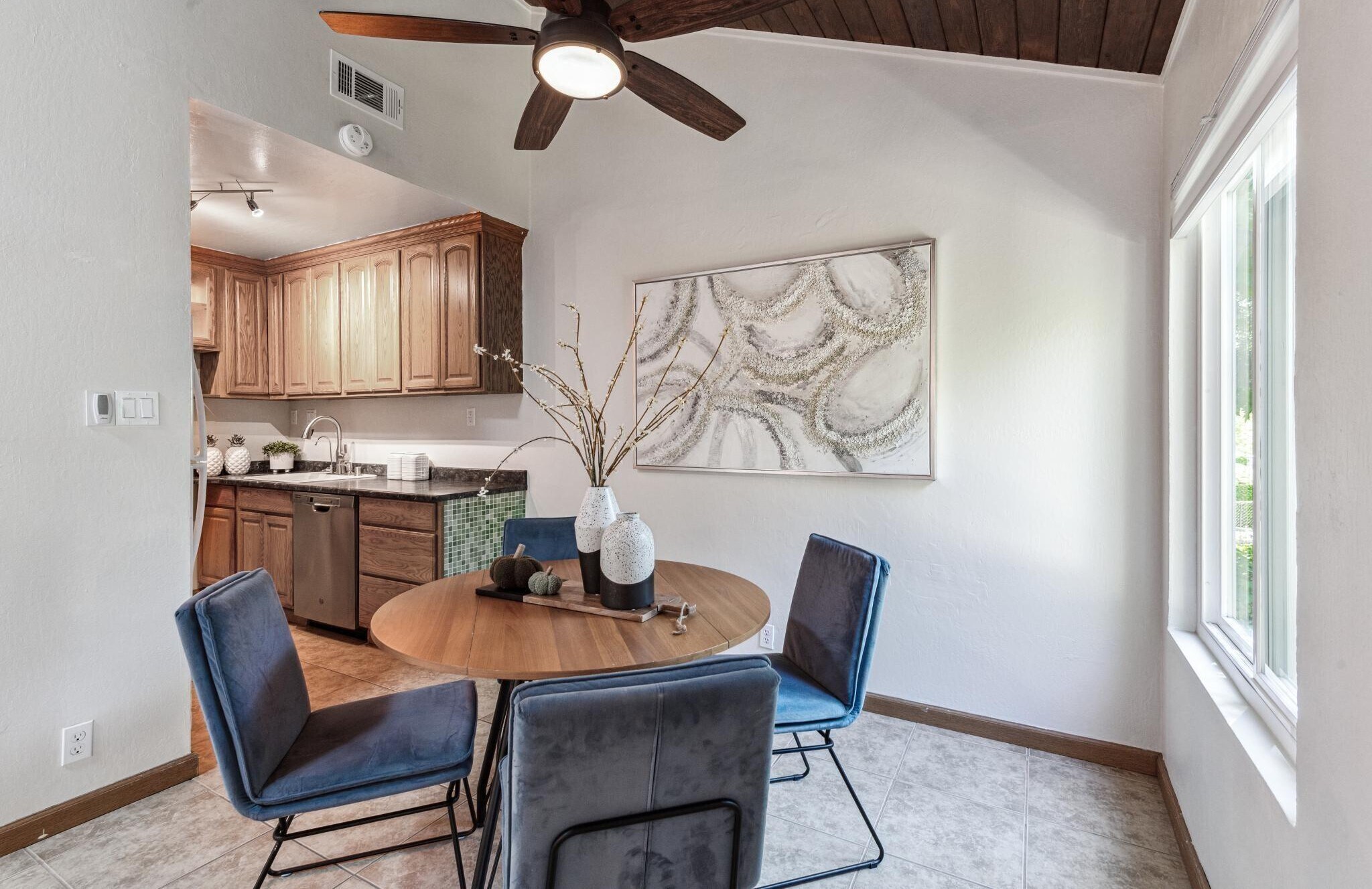 Building Photo - 2724 Oak Rd