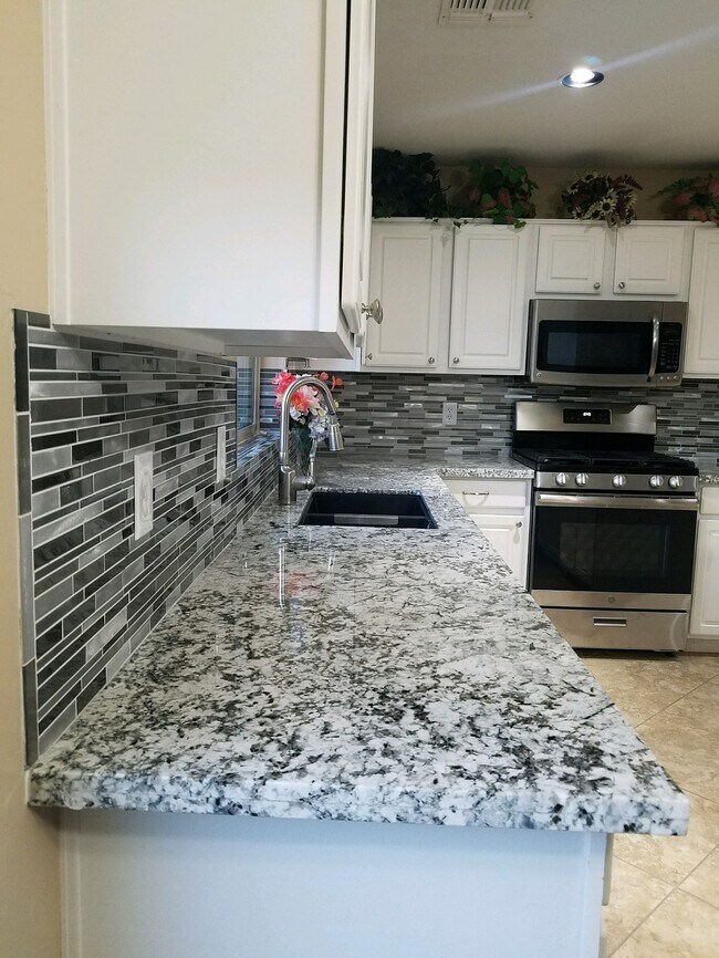 Building Photo - 2148 E Rio Vistoso Ln