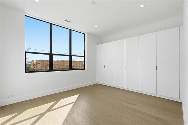 Building Photo - 3633 Thedford Ave