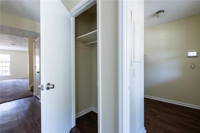 Building Photo - 391 Downing St