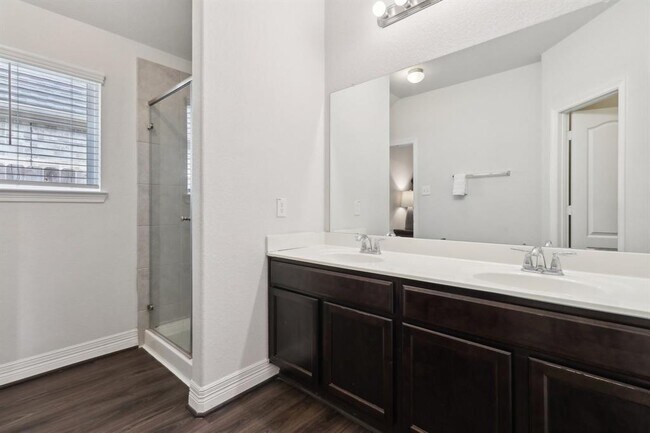 Building Photo - 40543 Berylline Ln.