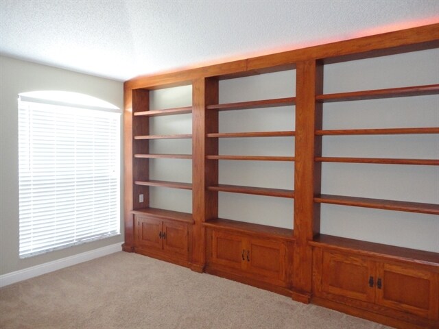 Building Photo - 4618 Castile Way S