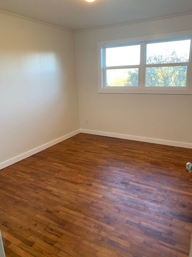 Building Photo - Settawig Ranch