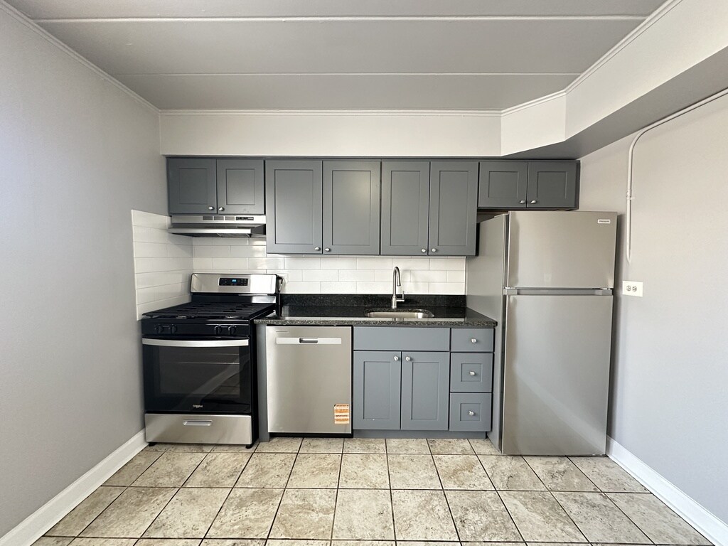 Building Photo - 3820 25th Ave