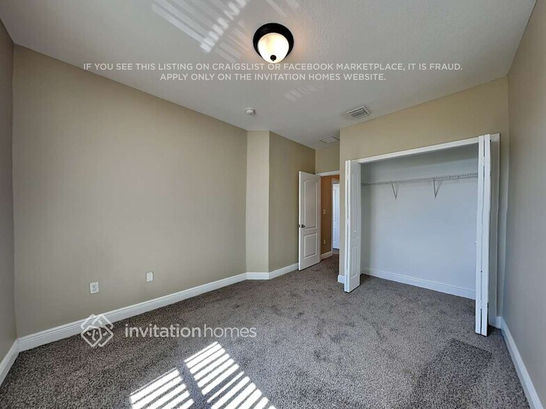 Building Photo - 3830 SW 69th Ave